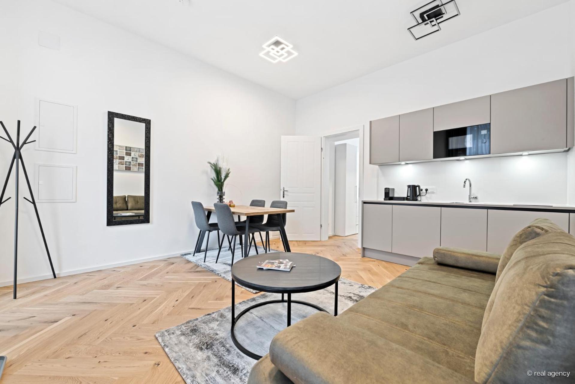 Easy Flat Hernals Vienna Luaran gambar