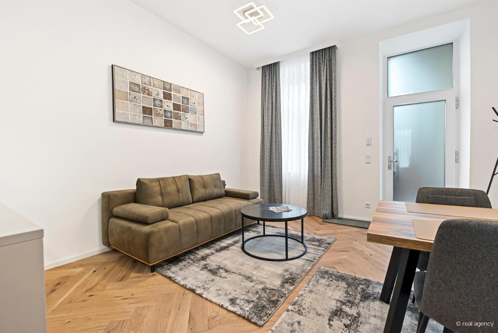 Easy Flat Hernals Vienna Luaran gambar