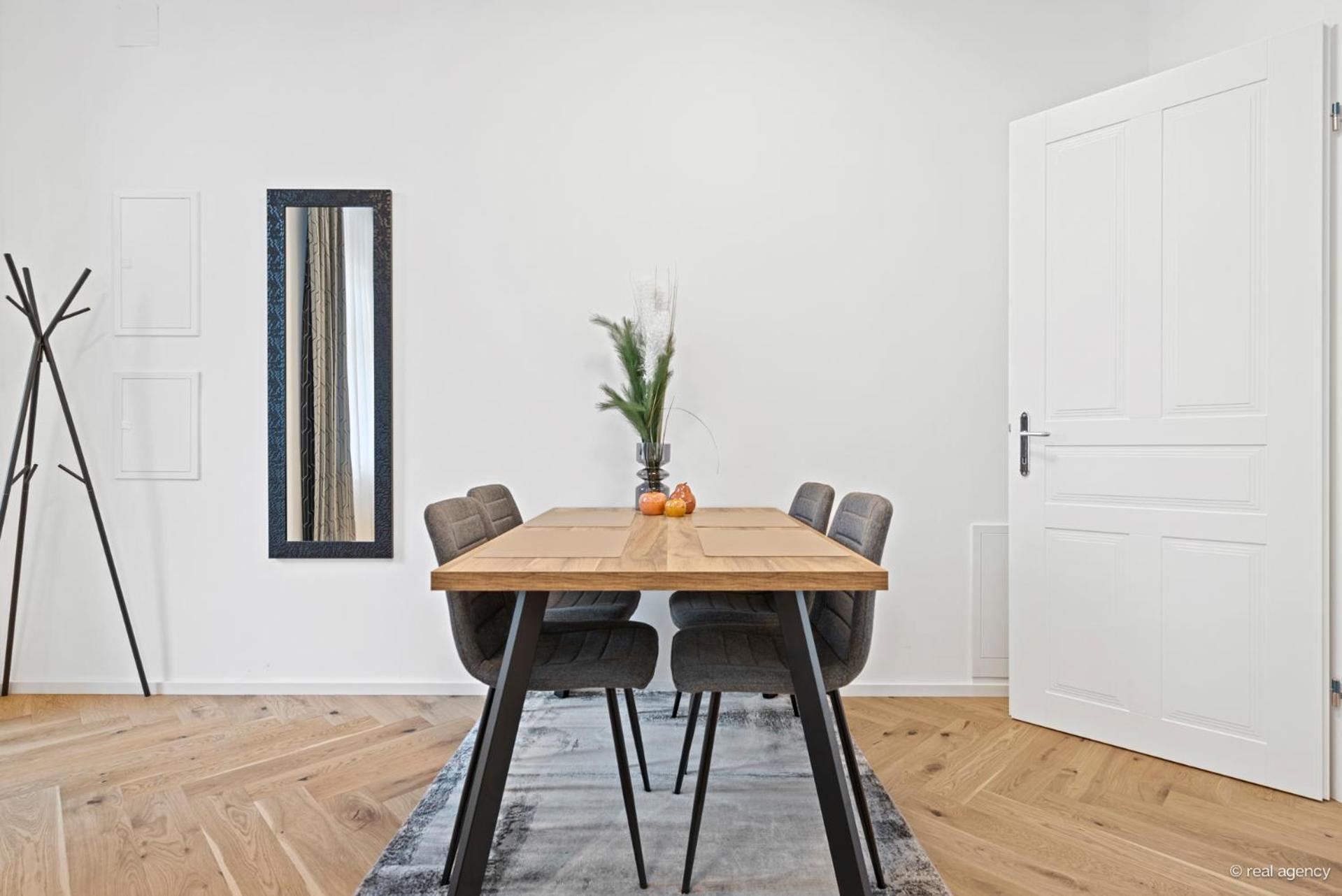 Easy Flat Hernals Vienna Luaran gambar