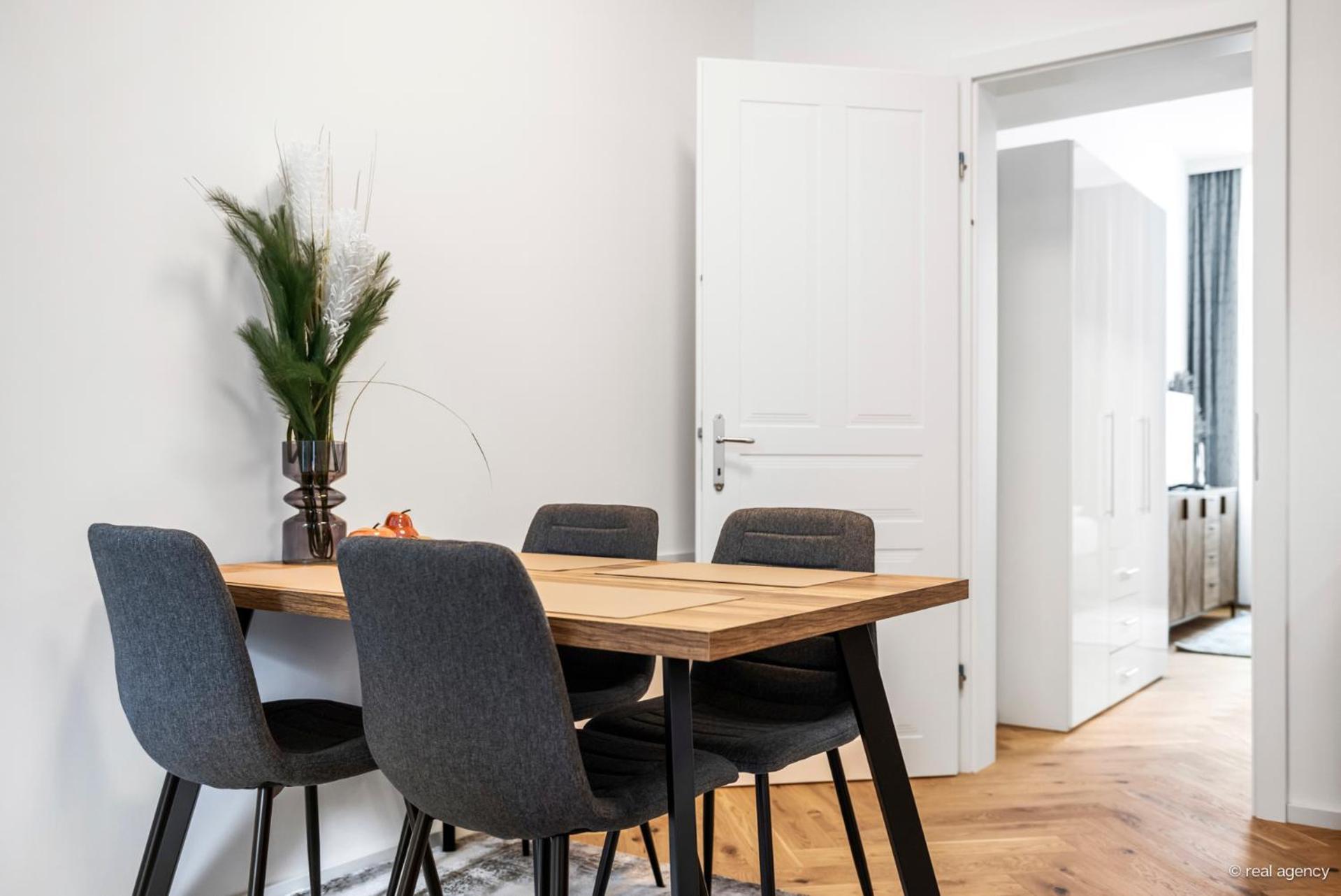 Easy Flat Hernals Vienna Luaran gambar