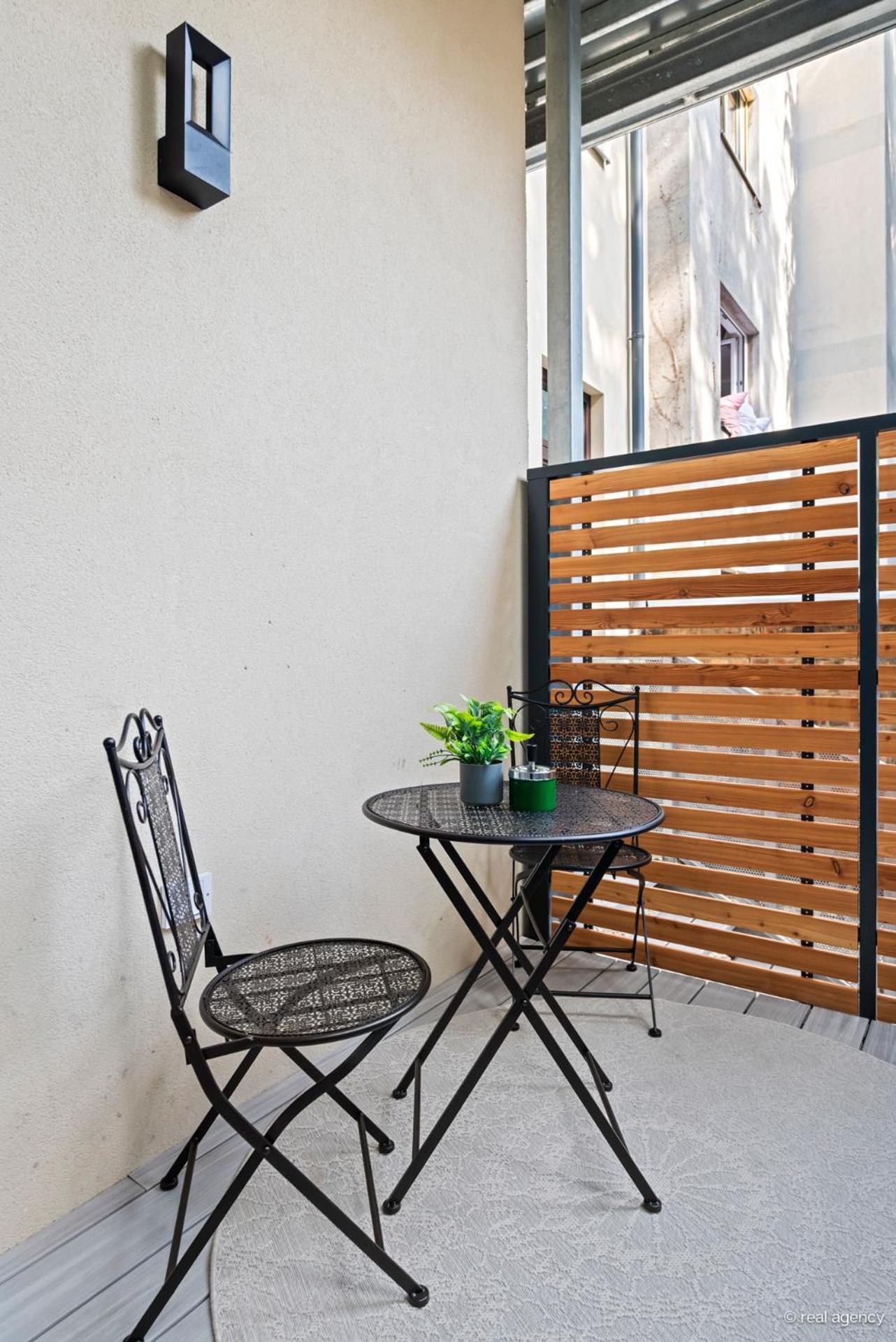 Easy Flat Hernals Vienna Luaran gambar