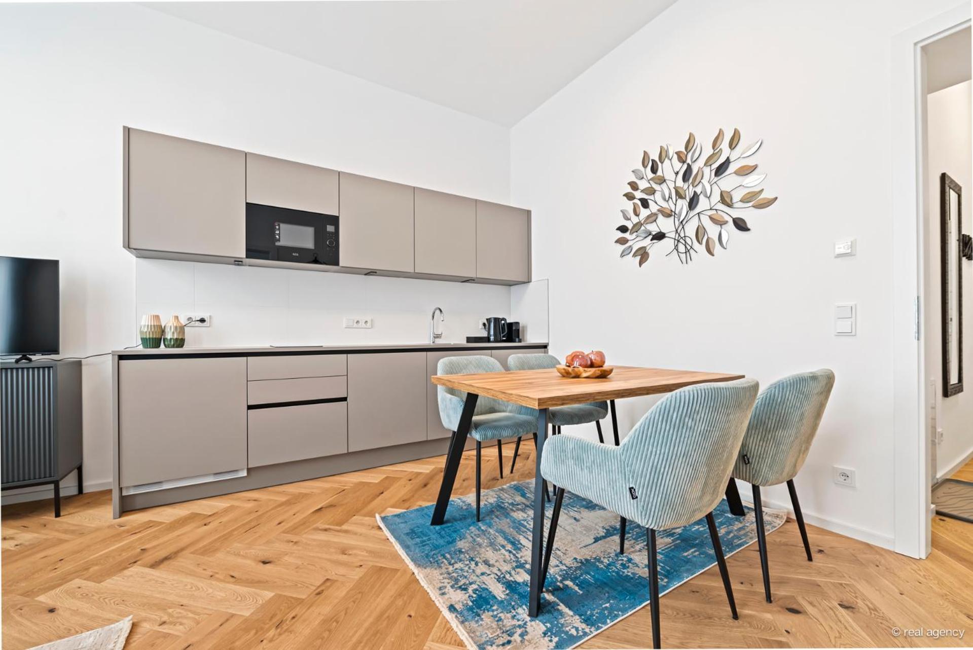 Easy Flat Hernals Vienna Luaran gambar