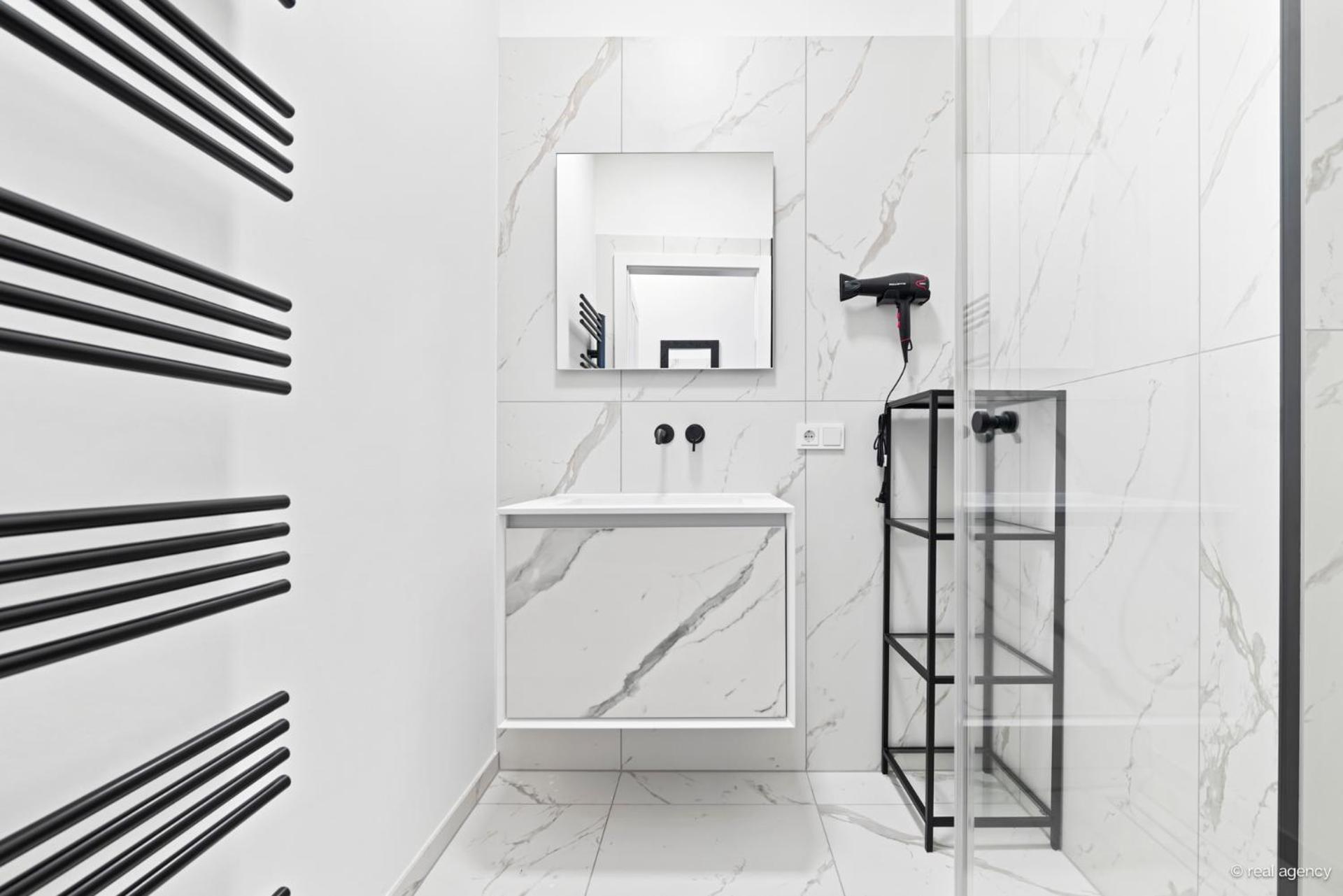 Easy Flat Hernals Vienna Luaran gambar