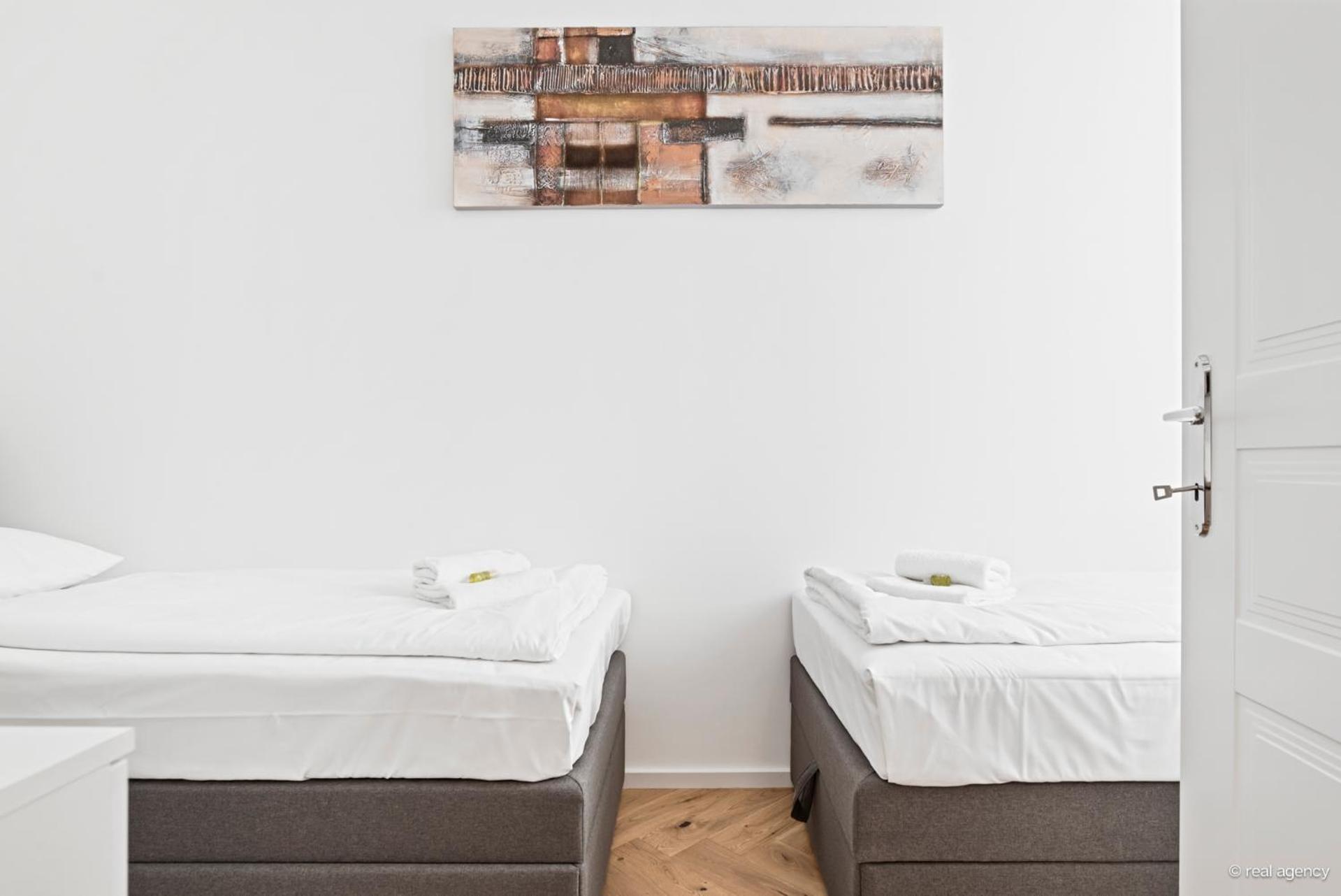 Easy Flat Hernals Vienna Luaran gambar