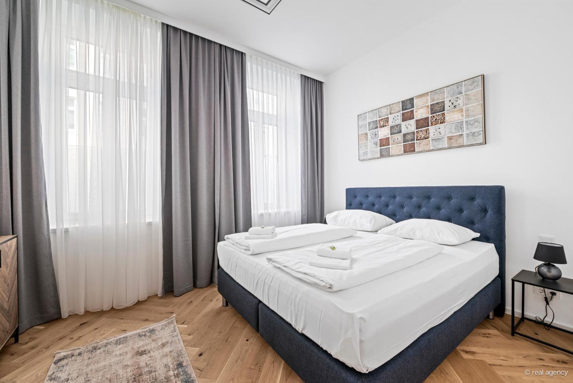 Easy Flat Hernals Vienna Luaran gambar
