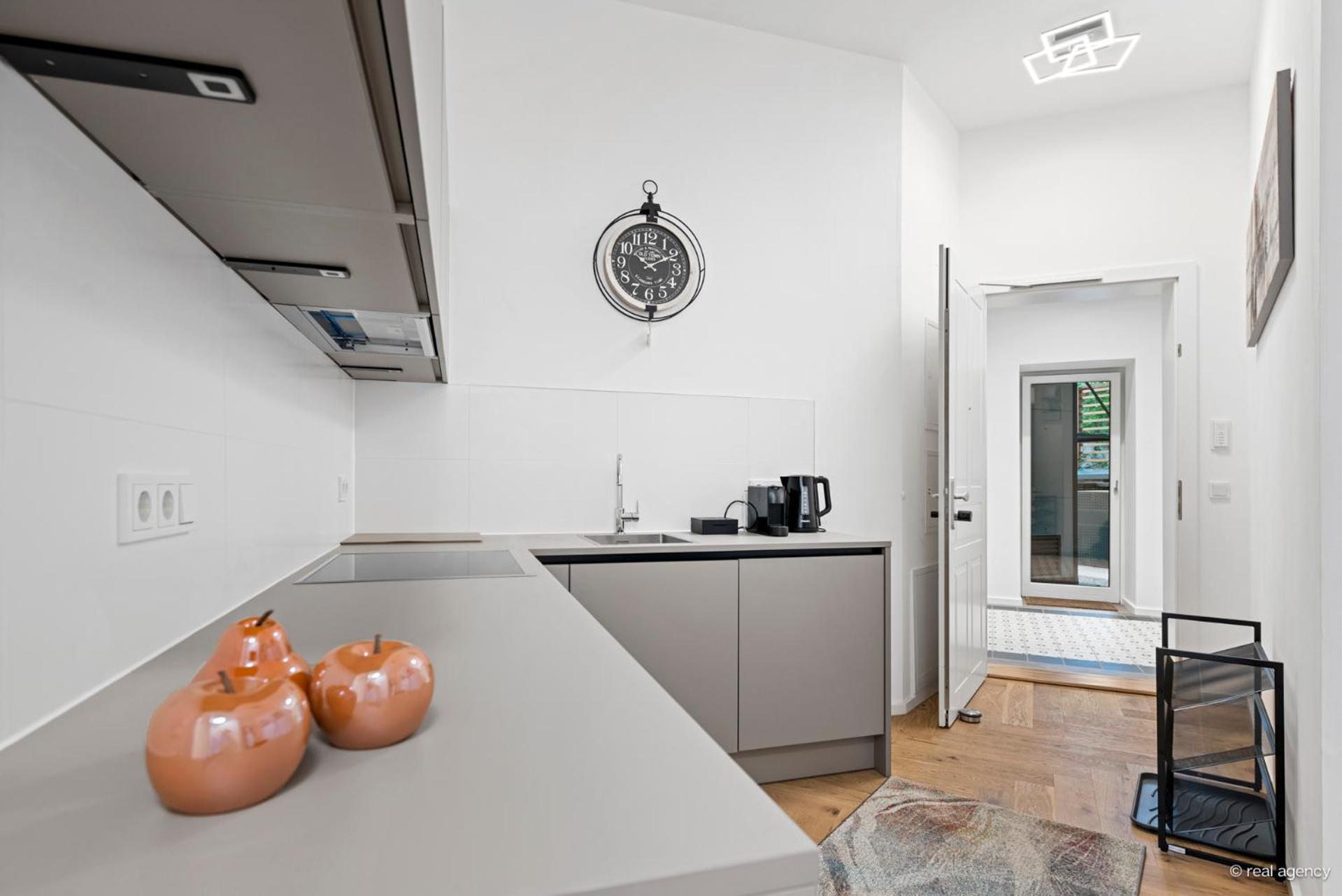 Easy Flat Hernals Vienna Luaran gambar