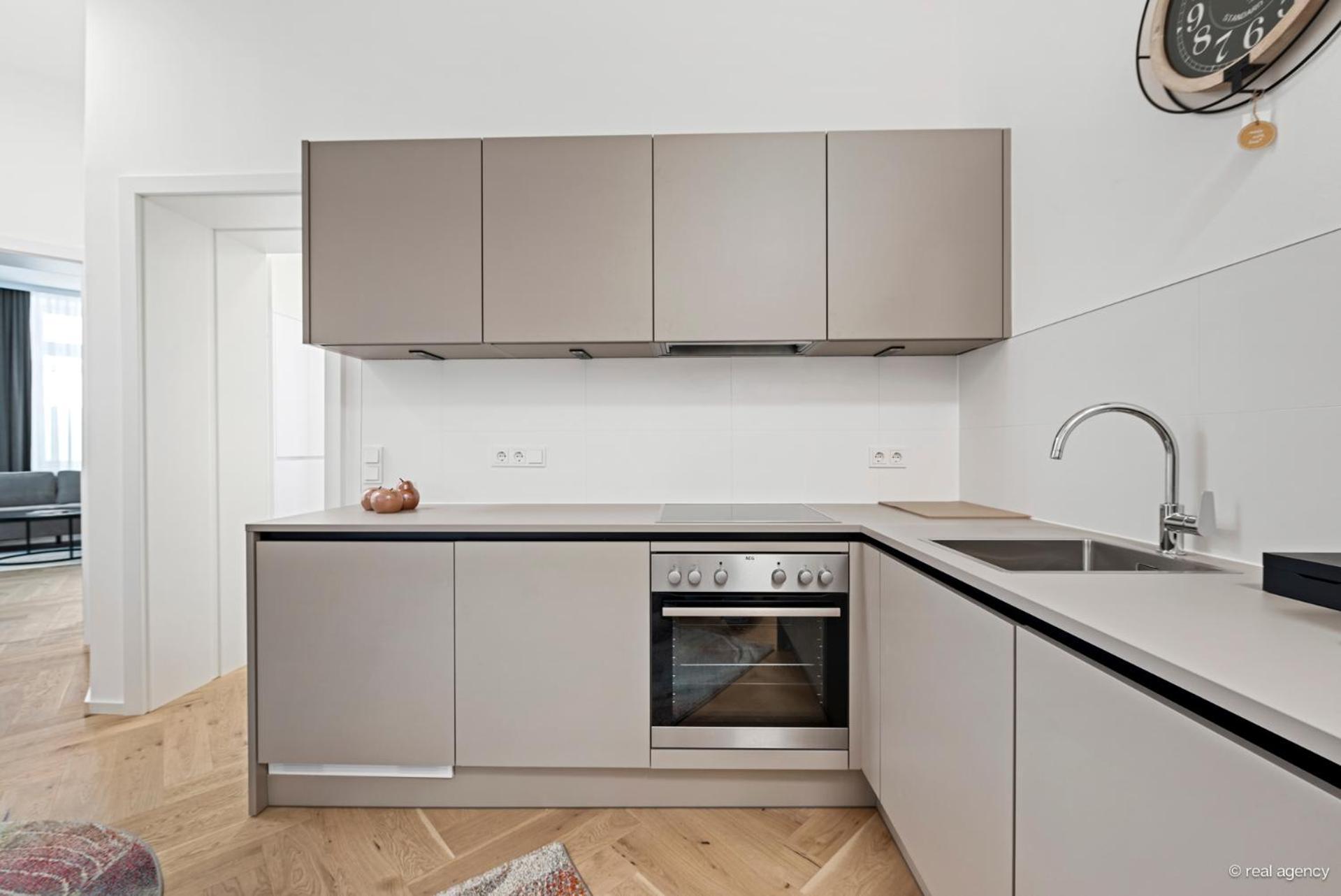Easy Flat Hernals Vienna Luaran gambar