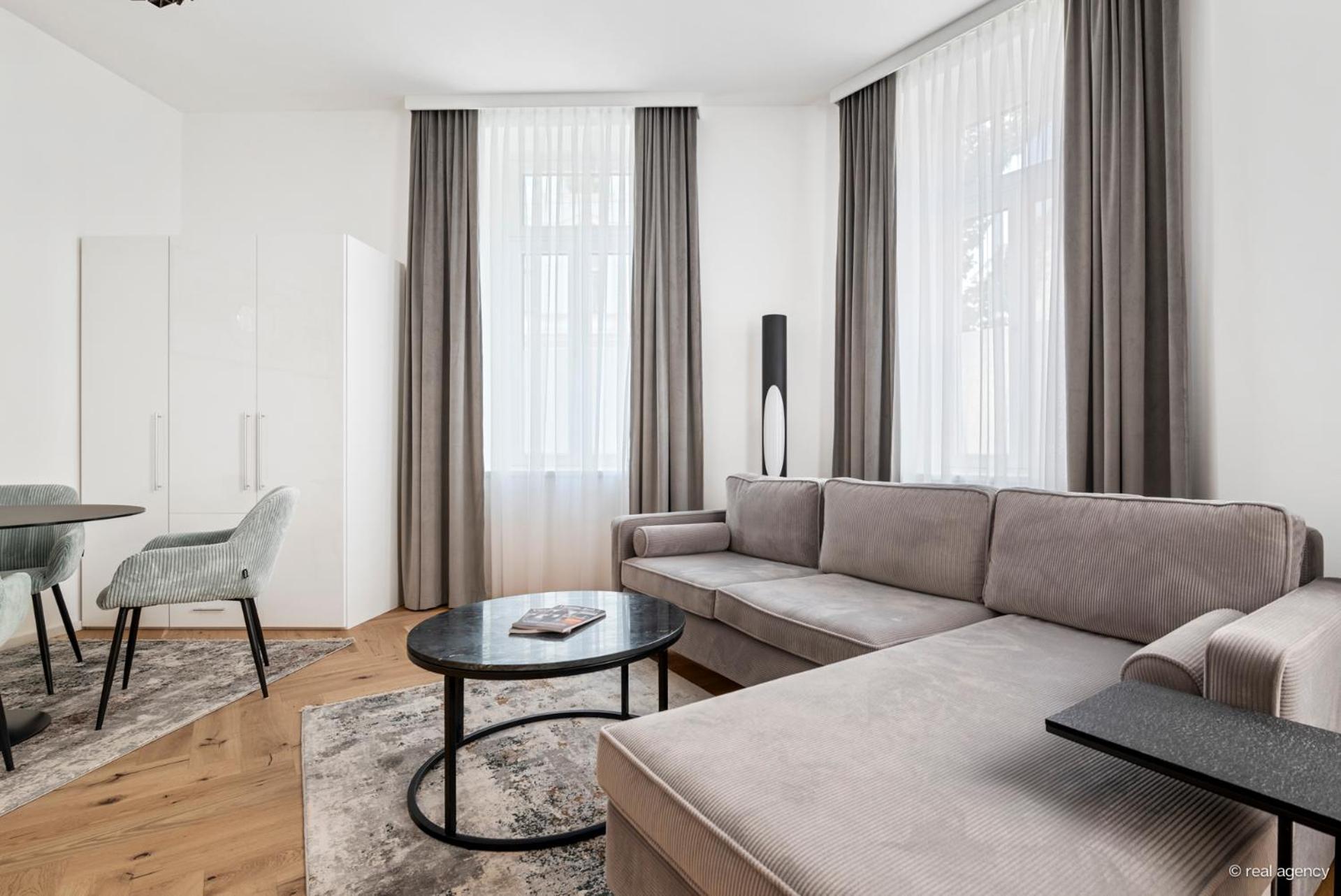 Easy Flat Hernals Vienna Luaran gambar