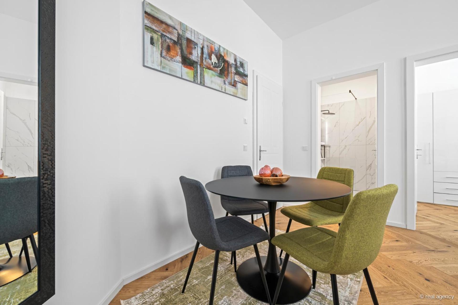 Easy Flat Hernals Vienna Luaran gambar