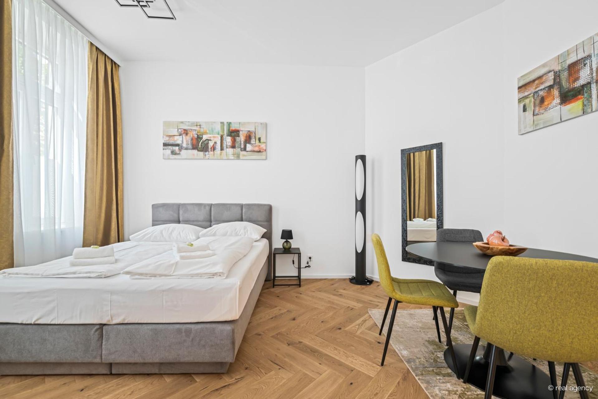 Easy Flat Hernals Vienna Luaran gambar
