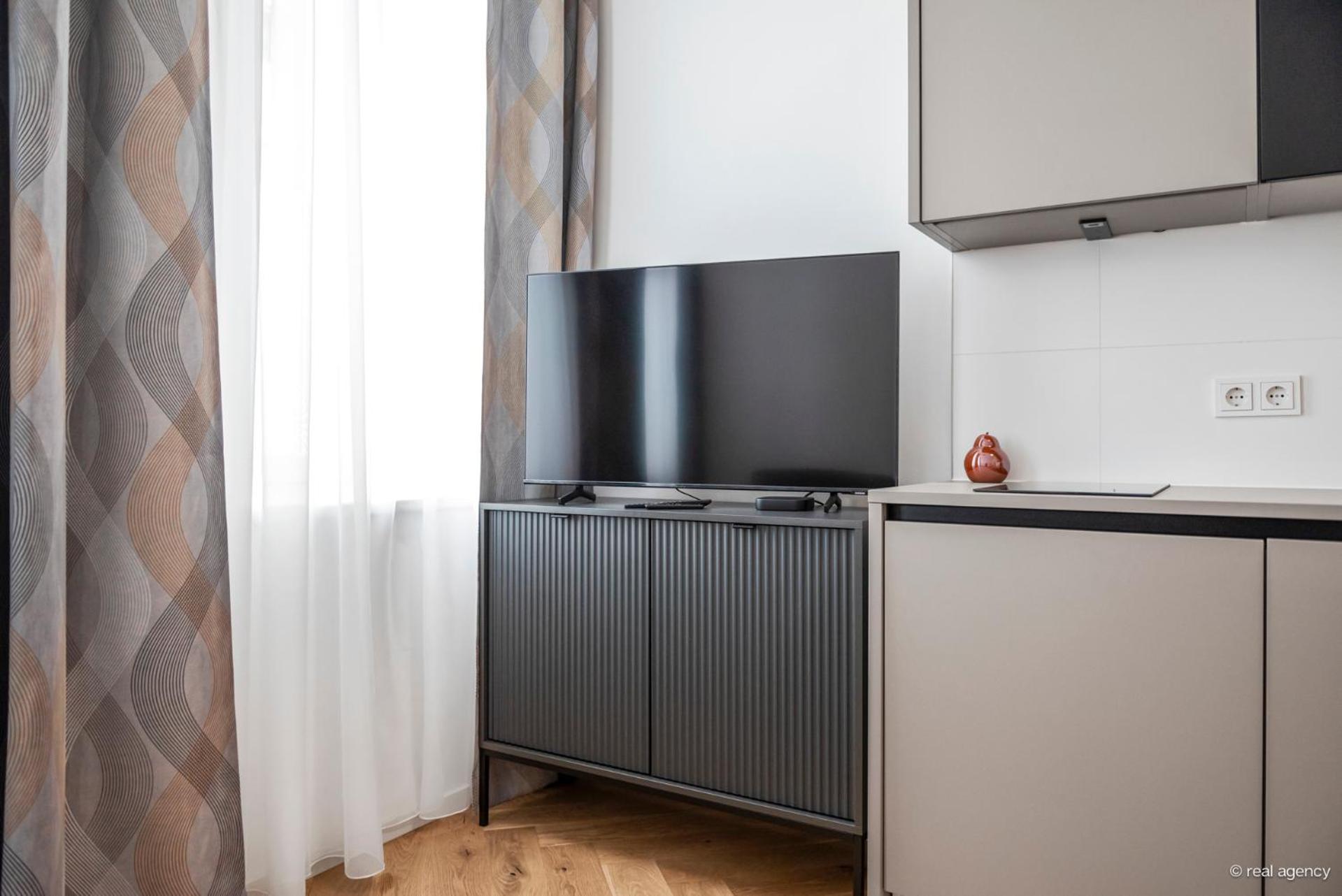 Easy Flat Hernals Vienna Luaran gambar