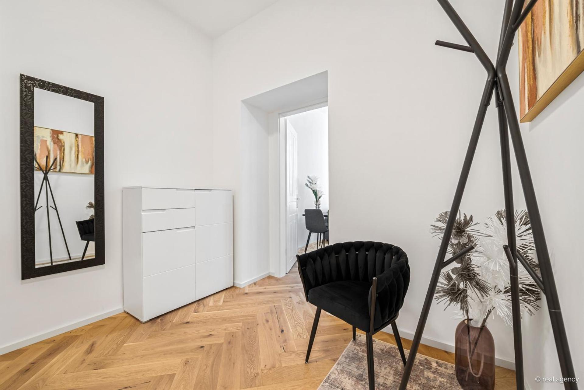 Easy Flat Hernals Vienna Luaran gambar